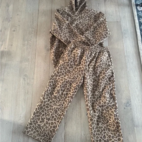 COMFRT Leopard set - Picture 2 of 2